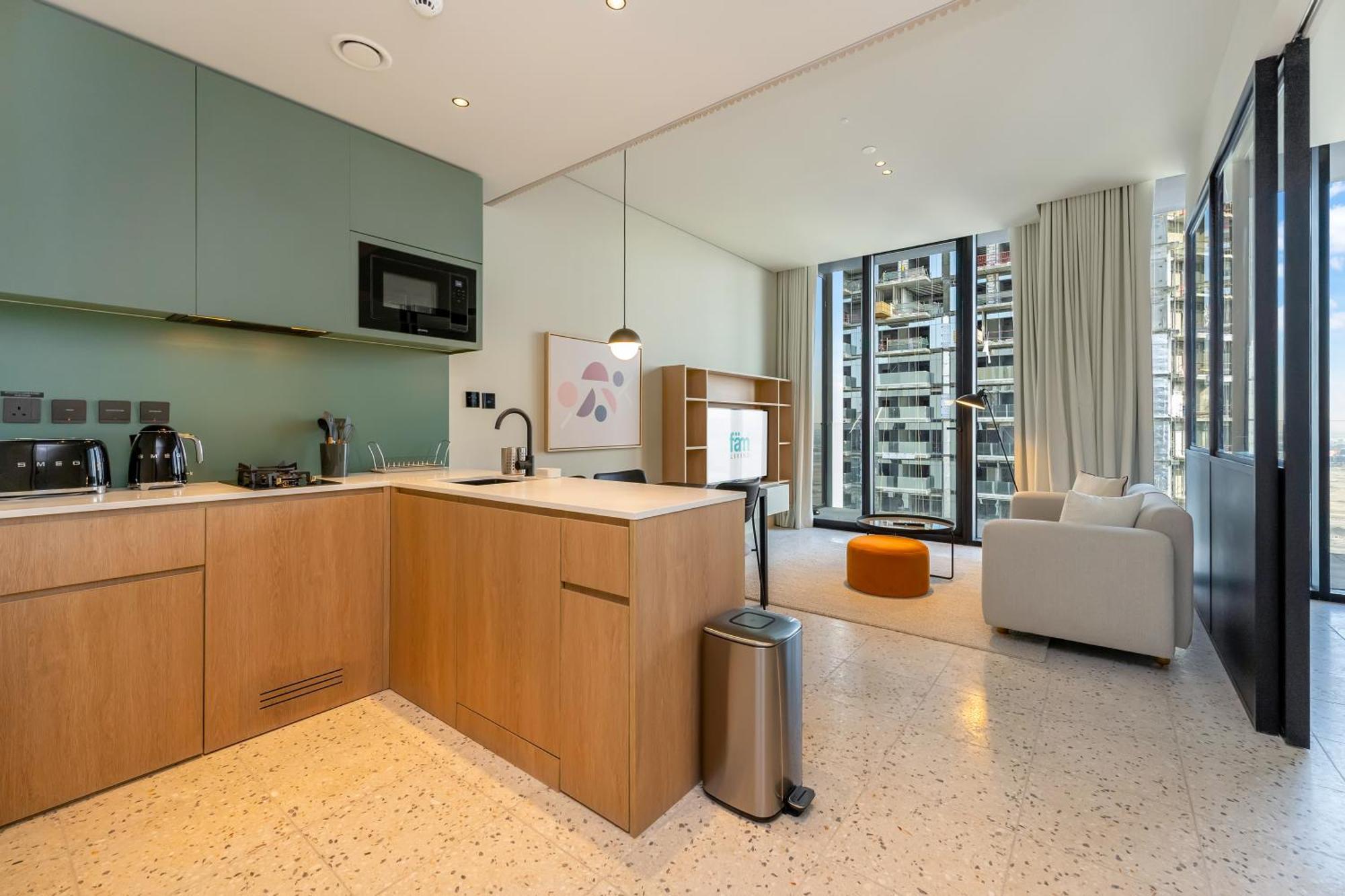 Fam Living - Upside Living - Wfh Friendly-business Bay *